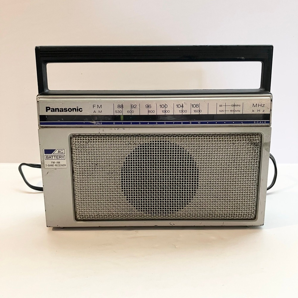 Vintage Panasonic FM/AM 2-Band Receiver Model RF 538 AC/DC Tested Works!